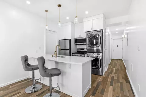 309 E Houston St #4E, New York, NY 10002