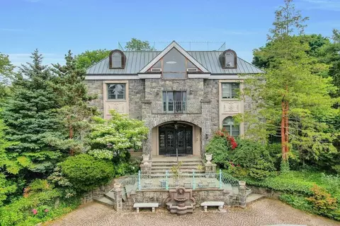 5440 Independence Ave, New York City, NY 10471