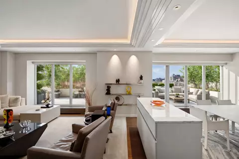 2 5th Ave #14R, New York, NY 10011