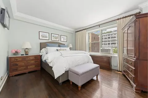 400 E 52nd St #8G, New York, NY 10022 photo 7