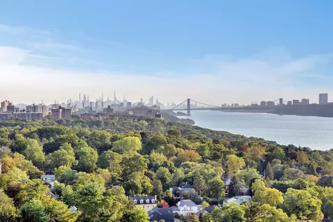 5700 Arlington Ave #22R, New York City, NY 10471