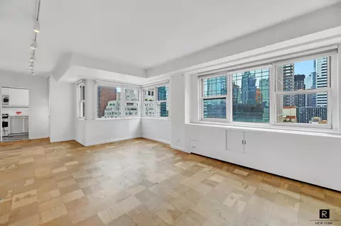153 E 57th St #21-B, New York, NY 10022
