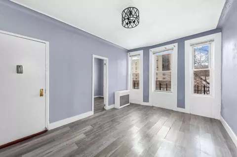 1070 Grant Ave, New York City, NY 10456