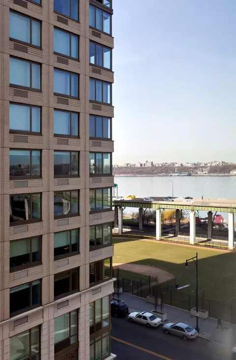 120 Riverside Blvd #8V, New York, NY 10069