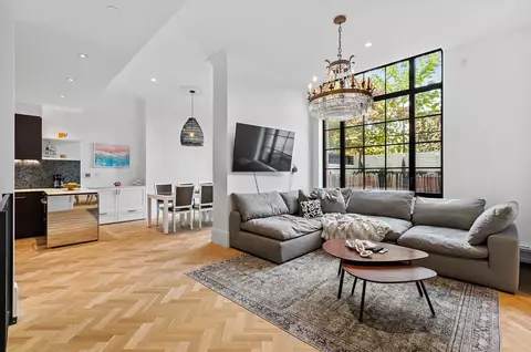50 Clinton St #1A, New York, NY 10002