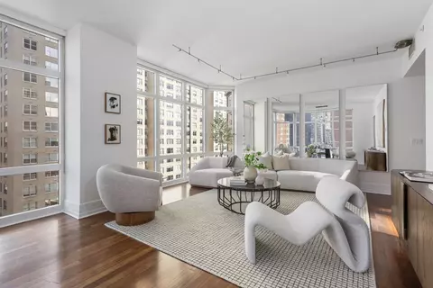 300 E 55th St #17B, New York, NY 10022