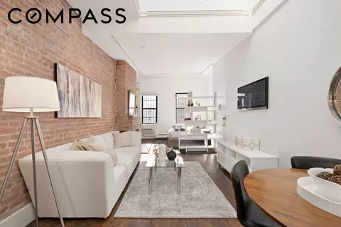 351 W 53rd St #4E, New York, NY 10019