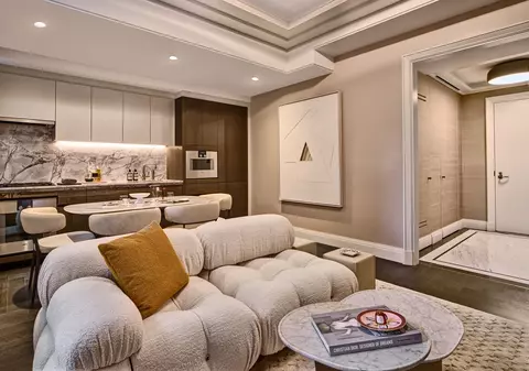 303 Park Ave #2018, New York, NY 10022