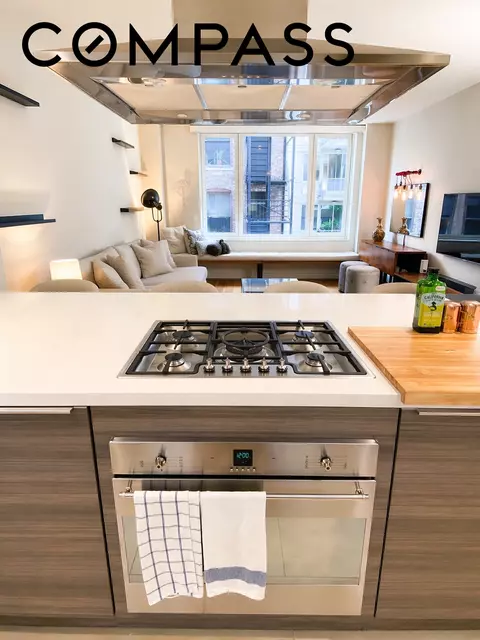 151 W 21st St #7A, New York, NY 10011