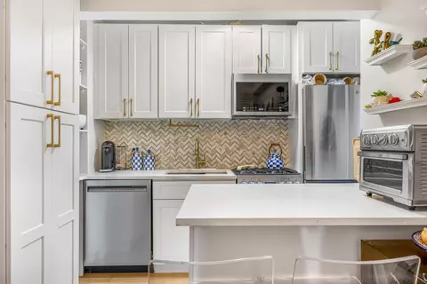 227 E 57th St #8B, New York, NY 10022 photo 5
