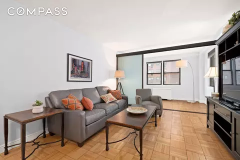 201 E 21st St #7A, New York, NY 10010