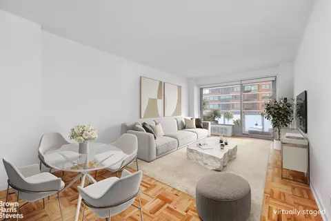 300 E 40th St #22N, New York, NY 10016
