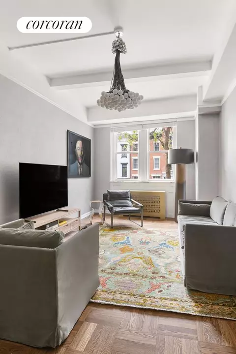 299 W 12th St #1F, New York, NY 10014