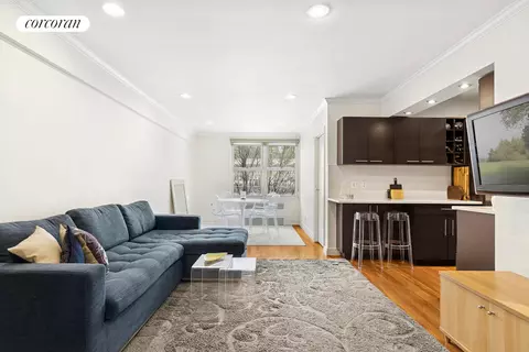 30 E 9th St #3AA, New York, NY 10003