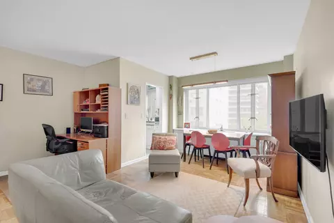 166 E 63rd St #9B, New York, NY 10065