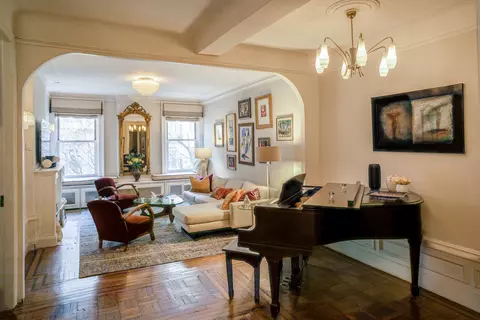 255 W 98th St #4B, New York, NY 10025