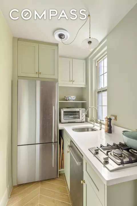 333 E 53rd St #5M, New York, NY 10022