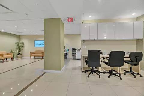 820 2nd Ave #6A, New York, NY 10017