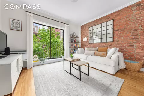 207 E 21st St #5B, New York, NY 10010