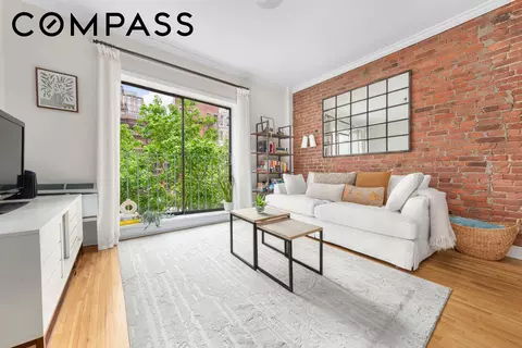207 E 21st St #5B, New York, NY 10010