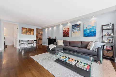 300 E 71st St #10N, New York, NY 10021