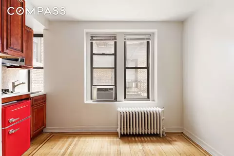 300 8th Ave #4G, Brooklyn, NY 11215