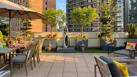 27-28 Thomson Ave #608, New York City, NY 11101