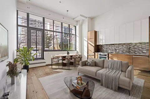 27-28 Thomson Ave #608, New York City, NY 11101