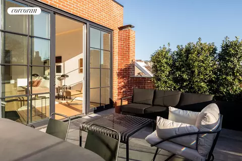 313 E 6th St #PENTHOUSE, New York, NY 10003