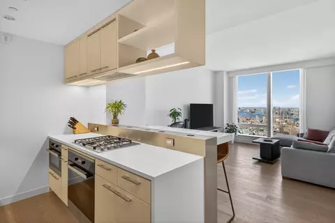 252 South St #64G, New York, NY 10002