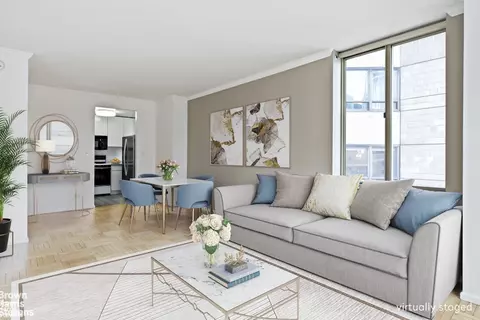 236 E 47th St #21B, New York, NY 10017