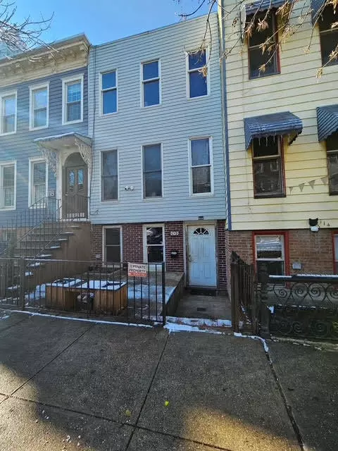 116 Hall St #116, Brooklyn, NY 11205
