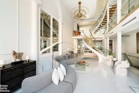 340 W 23rd St, New York, NY 10011