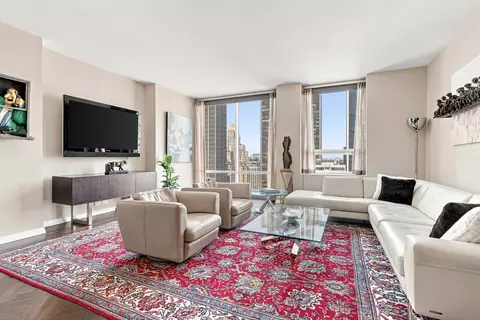 15 W 53rd St #18F, New York, NY 10019
