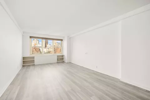 305 E 24th St #19T, New York, NY 10010