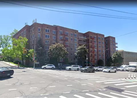 241-20 Northern Blvd #4-A, Douglaston, NY 11362