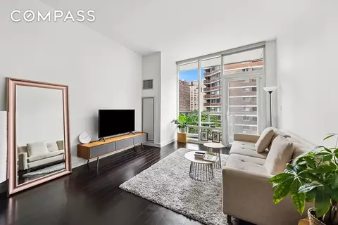 300 E 23rd St #5B, New York, NY 10010