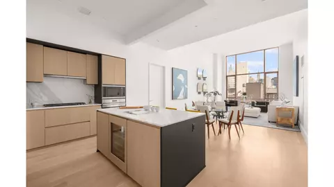 215 E 19th St #10B, New York, NY 10003