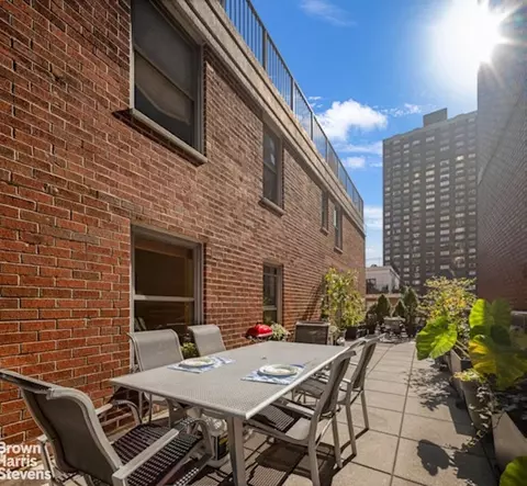 420 E 55th St #11M, New York, NY 10022