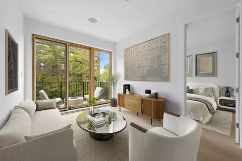 184 Hawthorne St #4F, Brooklyn, NY 11225