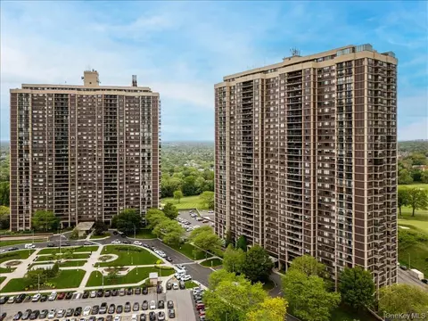 269-10 Grand Central Pkwy #1-C, New York City, NY 11005