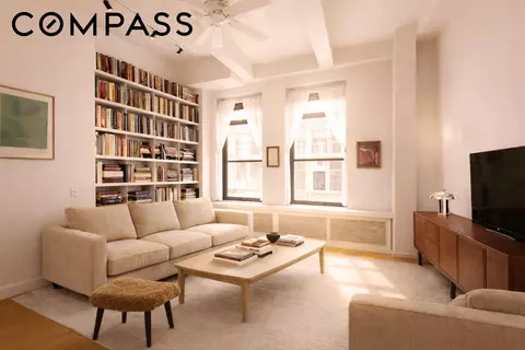 161 W 15th St #2D, New York, NY 10011