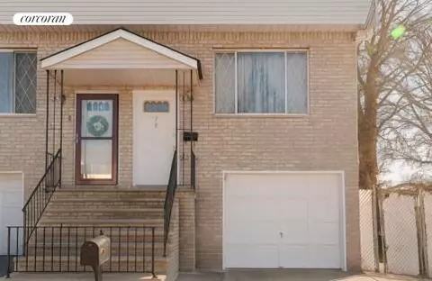 78 Forest St, Staten Island, NY 10314