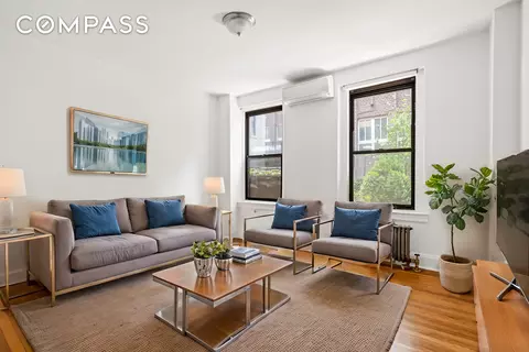 240 E 24th St #B, New York, NY 10010