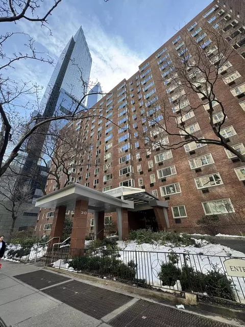 30 W 60th St #8-S, New York, NY 10023