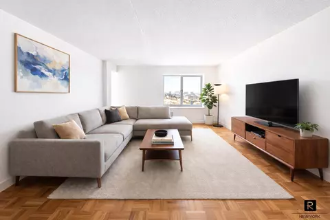 300 W 135th St #4-C, New York City, NY 10030