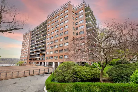 2727 Palisade Ave #5-A, New York City, NY 10463