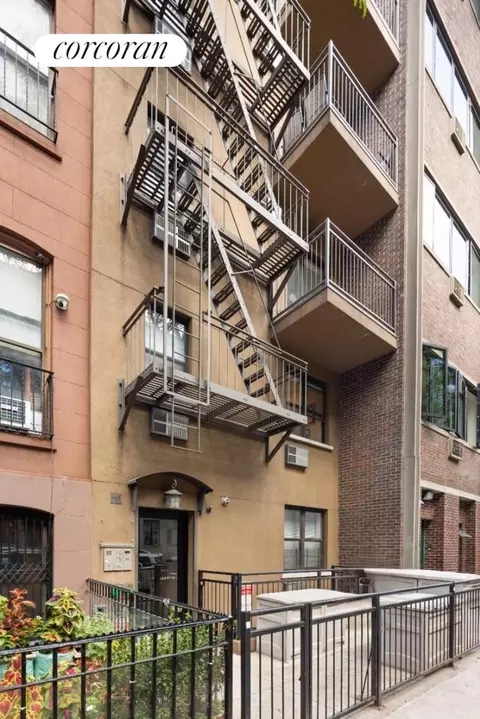 447 W 47th St #447W47, New York, NY 10036