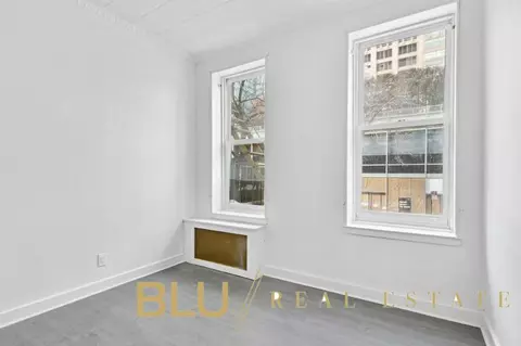 349 W Broadway #4, New York, NY 10013