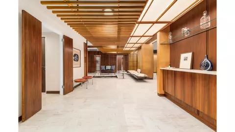 176 E 71st St #2F, New York, NY 10021